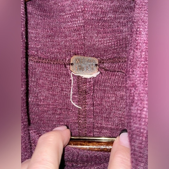 We The Free Split Back Turtleneck Size Large - Picture 4 of 4